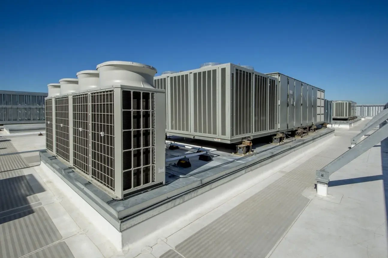 Sistema HVAC industrial en desarrollo de gran escala